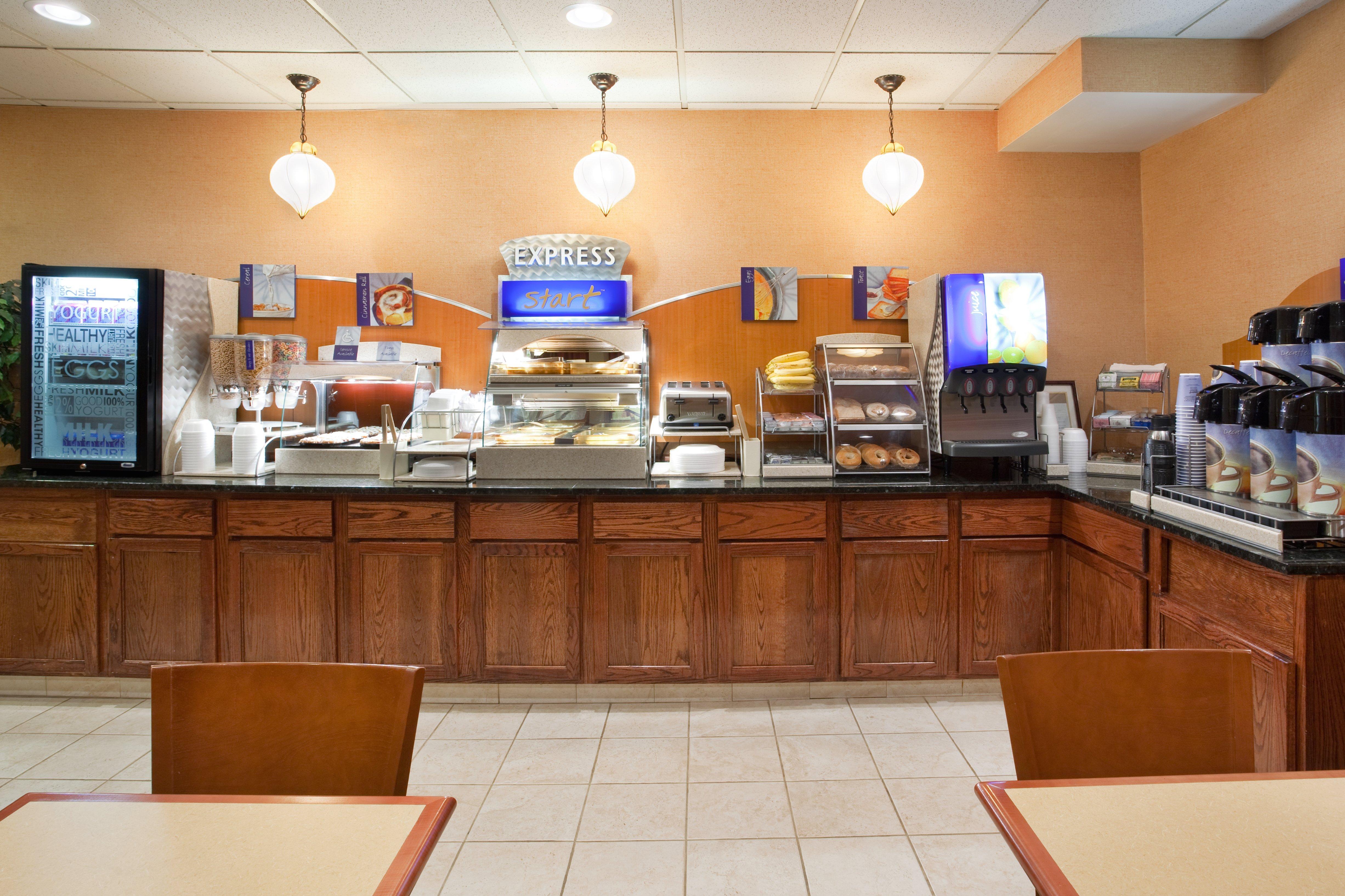 Holiday Inn Express Hotel & Suites Cleveland-Streetsboro By Ihg Exterior photo