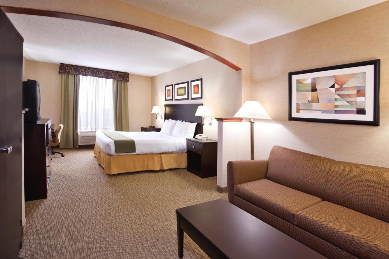 Holiday Inn Express Hotel & Suites Cleveland-Streetsboro By Ihg Exterior photo